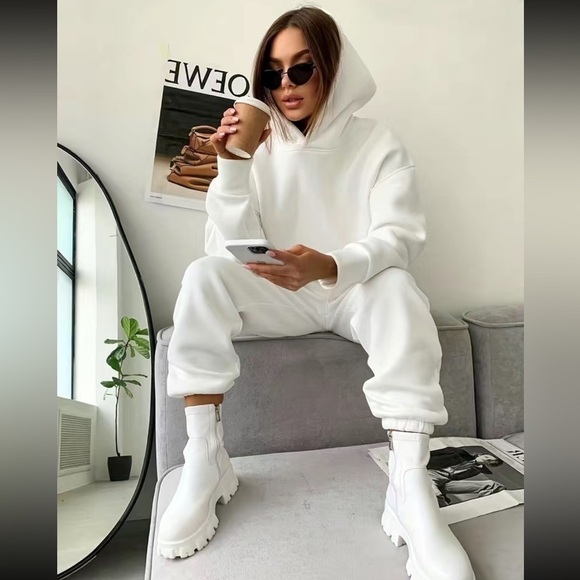 NWOT 2pcs Long Sleeve Hooded Sweatshirts & High Waist Slant Pockets Joggers - Picture 3 of 9